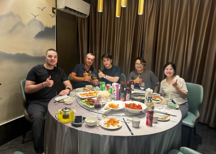 Motivelli team and YOUMEGA hosting dinner during factory visit in Xiamen