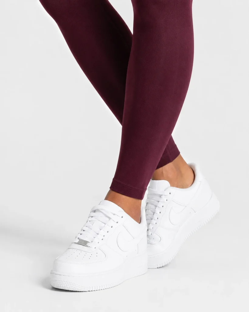 Hem and shoe clearance - contrast-trim-seamless-bra-leggings-set YOUMEGA product detail