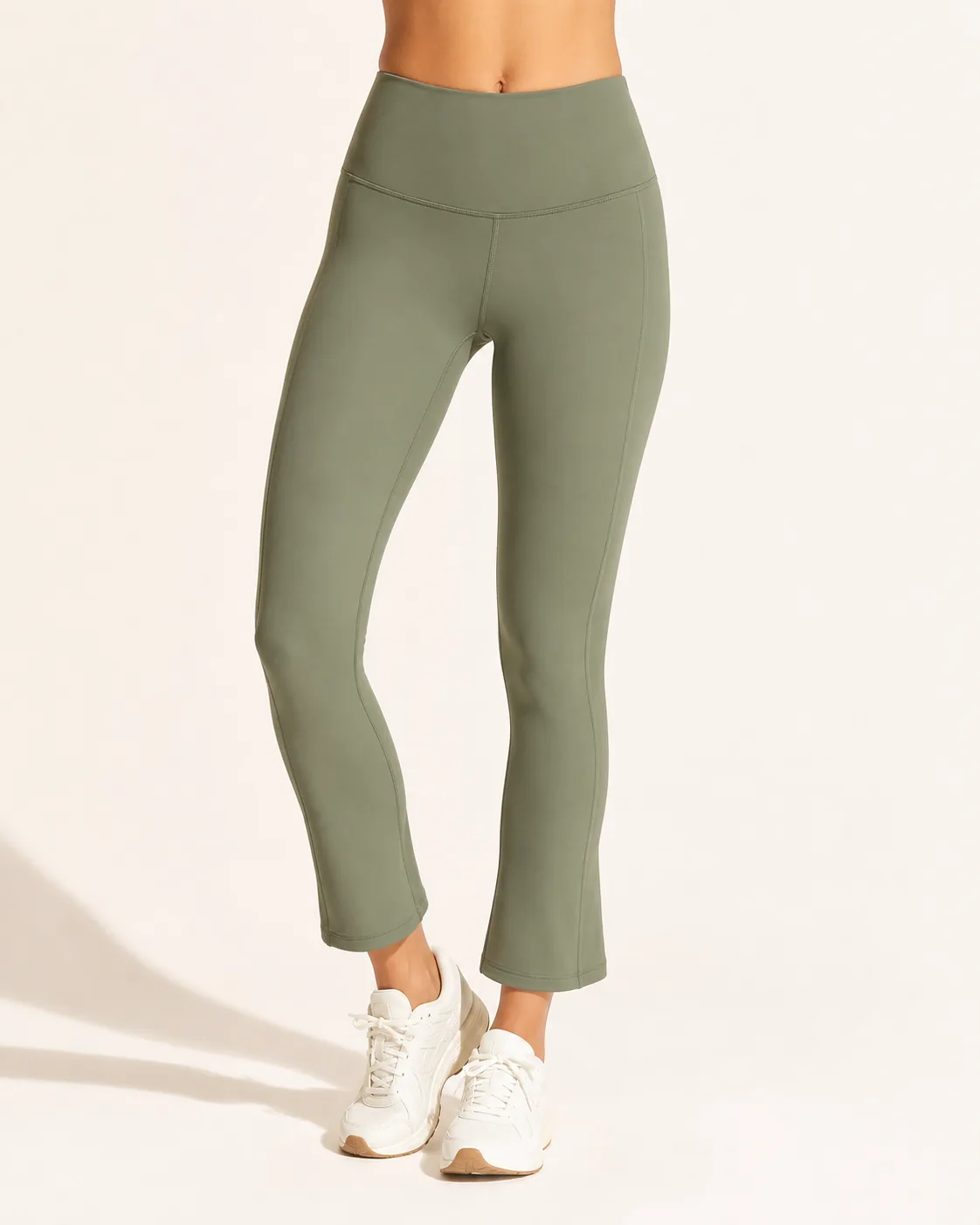 Leggings YOUMEGA en verde salvia con bajo microflare