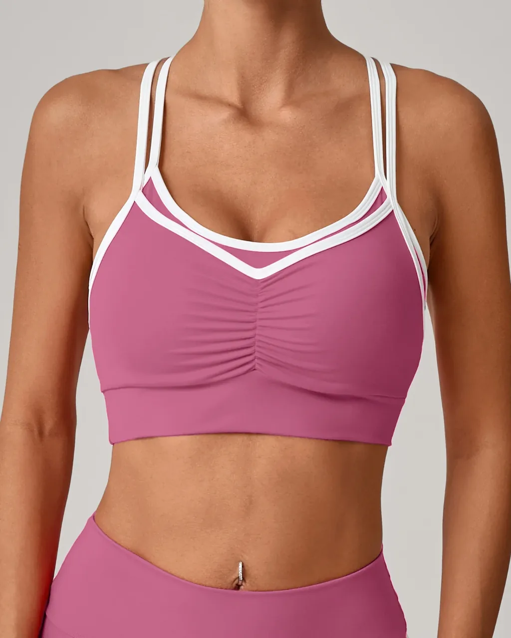 Top Yoga Nude Sin Espalda Con Bloques De Color - morado