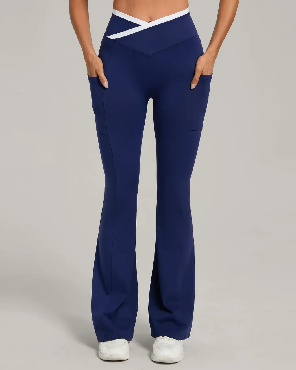 Pantalones Yoga Flare Con Bolsillo Cruzado Y Bloques De Color - azul marino