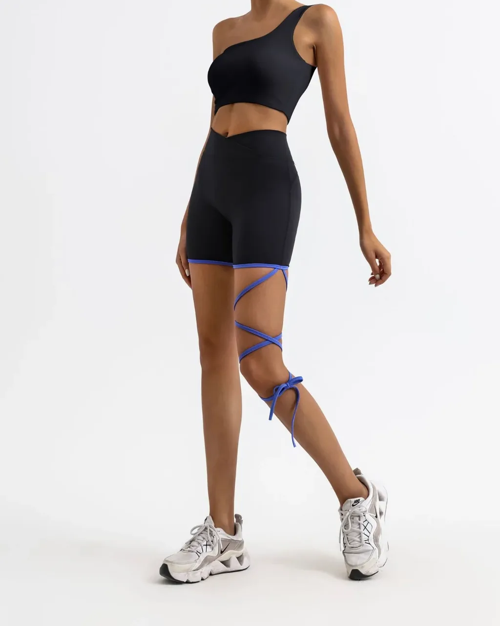 Top Yoga Elegante De Un Solo Hombro Con Pantalón Corto De Cintura Alta Y Secado Rápido - negro