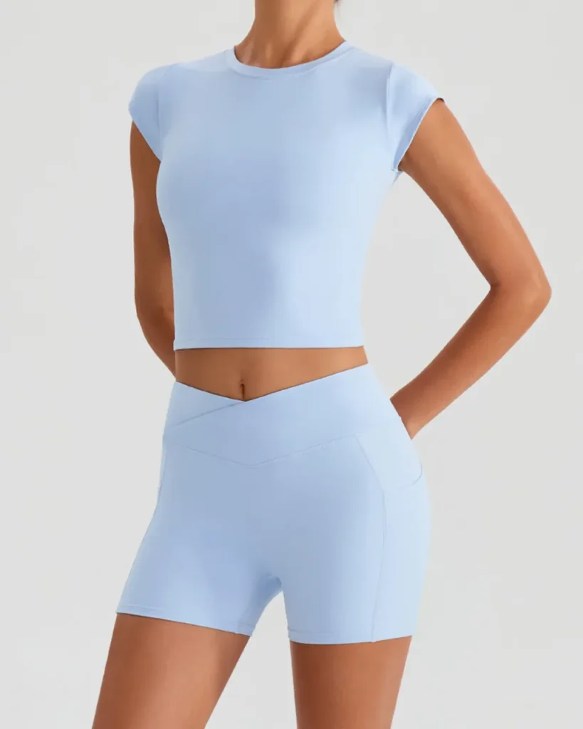 Set De Yoga Con Top Halter Y Pantalón Corto - azul claro