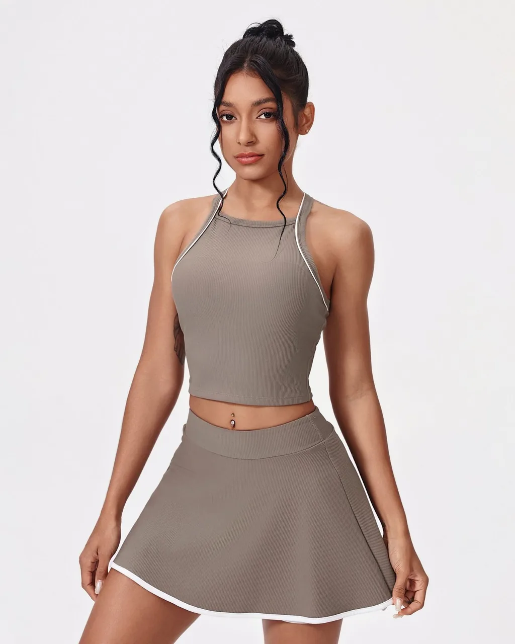 Yoga Nude Ribbed: Bloques De Color, Sin Espalda, Ajuste Slim - canela